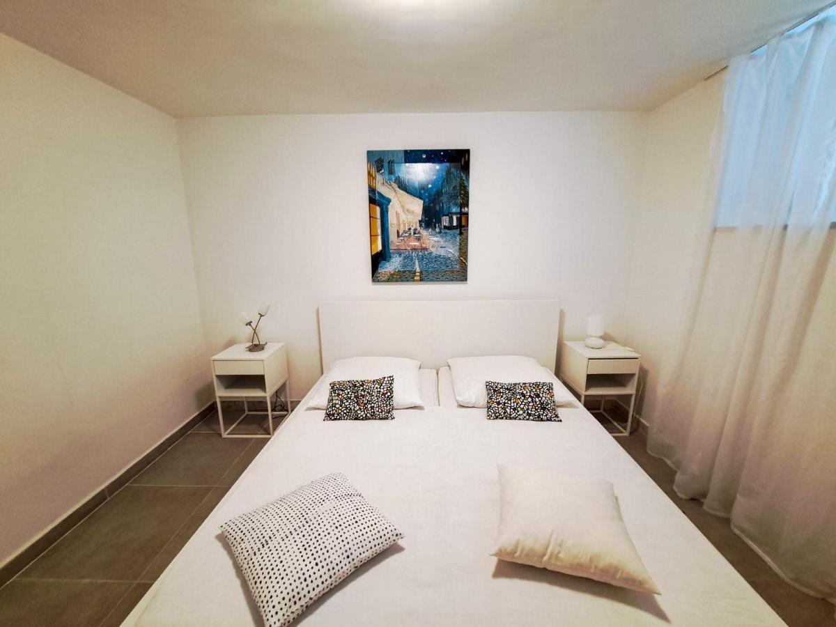Apartments Ivanka Supetar Zewnętrze zdjęcie